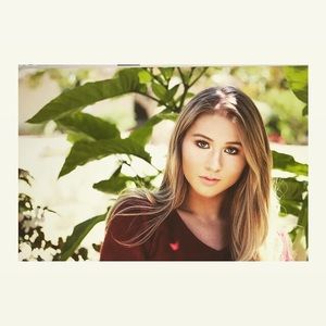 Meet your Posher, Caitlin